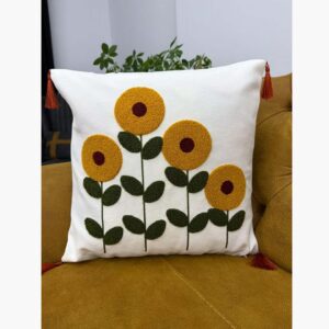 Ayçiçeği Desenli Panç Nakışlı Püsküllü Kırlent Kılıfı 45x45 cm