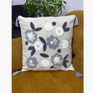 Gri Tonlarda Soyut Çiçekli Panç Nakışlı Püsküllü Kırlent Kılıfı 45x45 cm