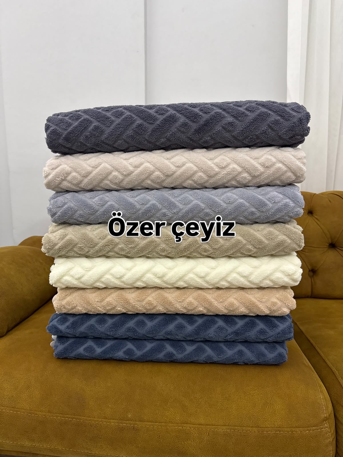 Çapraz Desenli Süngerli Çekyat Örtüsü – Açık Gri - Görsel 2